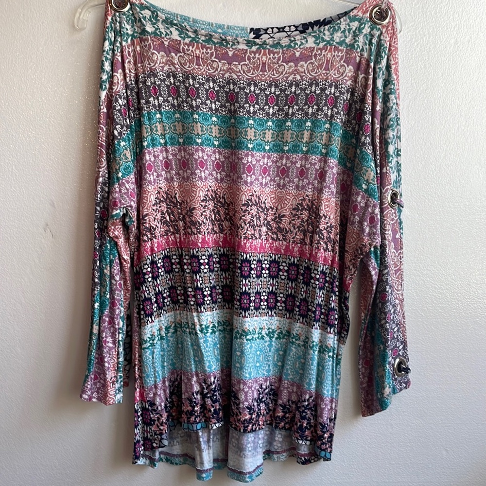 Cable & Gauge boat neck open cold shoulder sleeve knit top size large